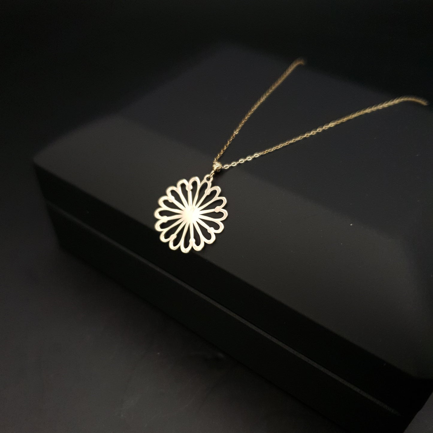 14K Real Gold Tiny Flower Necklace, Flower Pendant, ,, Flower Pendant, Dainty Necklace, charm Necklace, Gift for Her