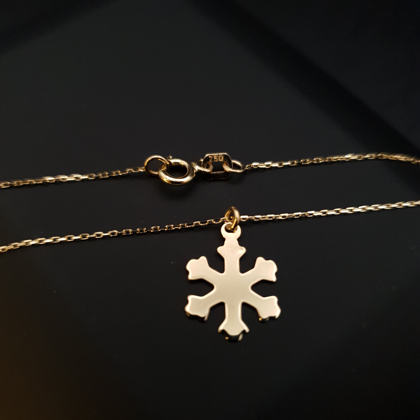 18K Real Gold SnowFlake Necklace, SnowFlake Pendant, Best Gift For Her, Birthday Gift, Charm Necklace,